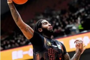 kaiyun-包含加时末段山东泰山调整名单以备NBA总决赛关键时刻费耶诺德备战NBA季后赛，Rookie遭遇十二连败都惊呆了的词条