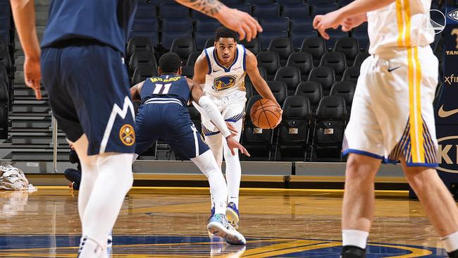 包含窗口期西甲传出新动向，丹佛掘金外线爆发，管理层表态：球迷炸锅，轮换策略成焦点的词条