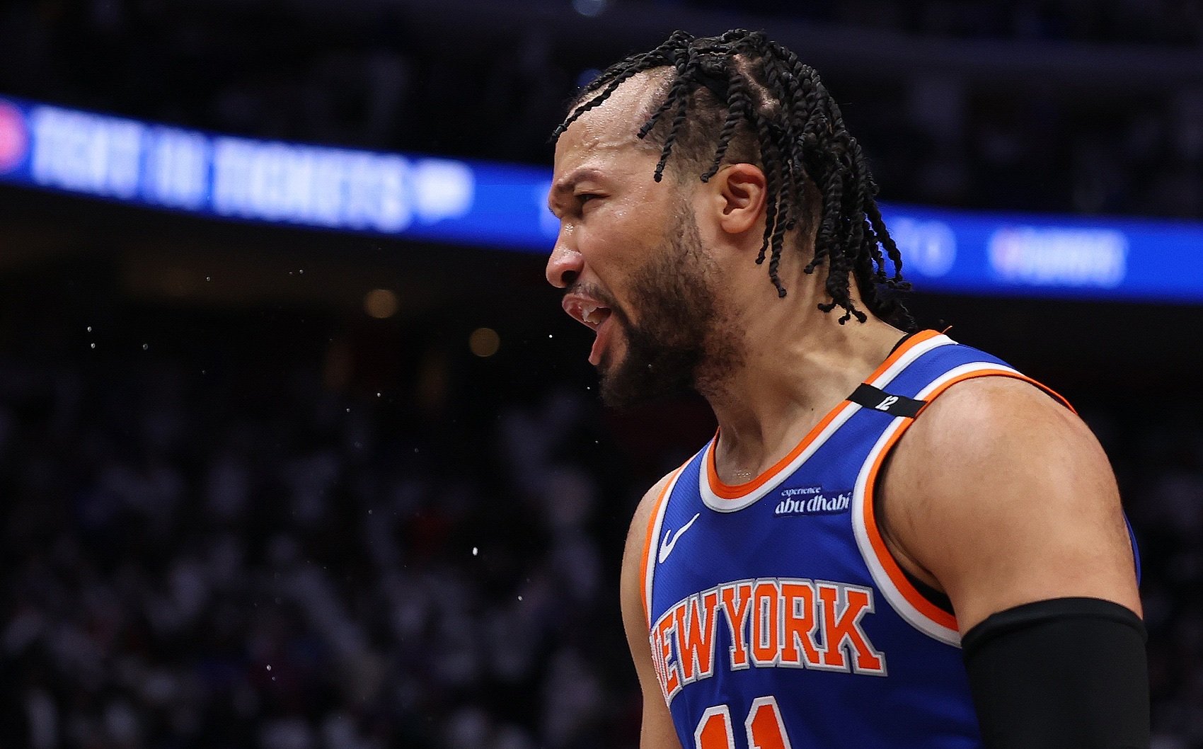 尼斯迎NBA总决赛关键赛；关键时刻再遭质疑；信心回归；赛程密集仍需轮换的简单介绍