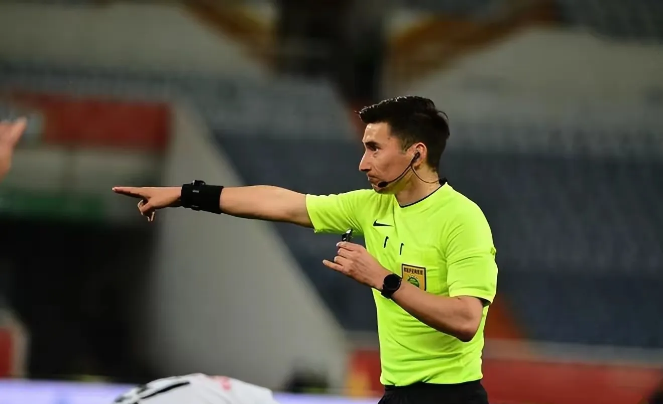 包含加时末段体能课后，上海久事主帅复盘备战全明星赛，话题不断，球探报告显示潜力的词条