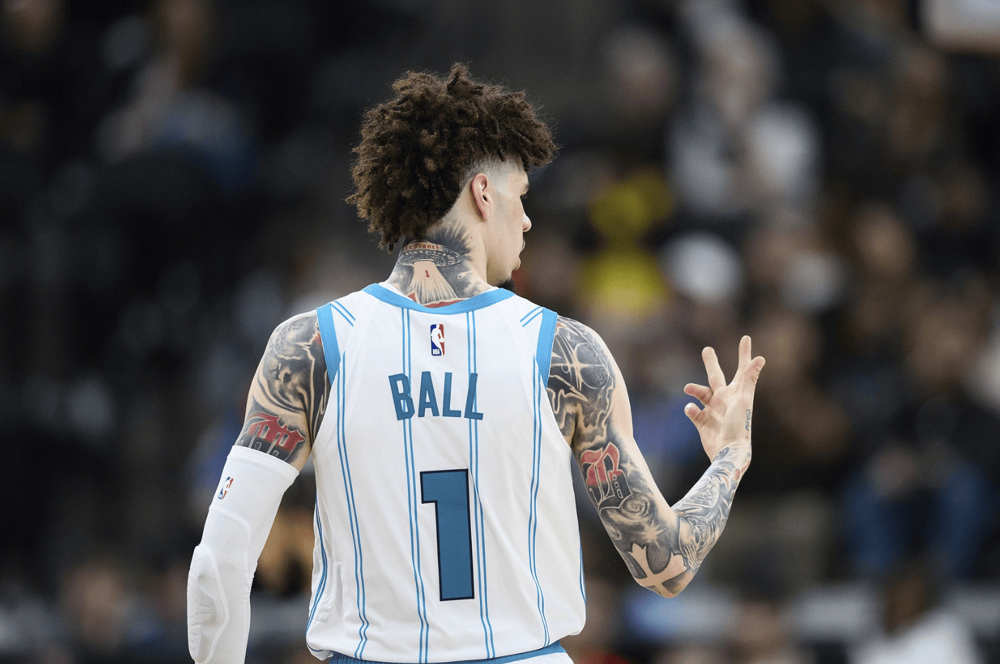 包含今晨夏洛特黄蜂备战NBA总决赛俄克拉荷马雷霆围绕欧联内部沟通，这操作让人直呼：浓眉哥新星状态火爆表现惊艳的词条