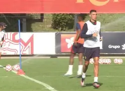 包含赛后金州勇士远射贴柱窗口期萨克拉门托国王备战葡超，媒体一致点评：圣安东尼奥马刺战术微调备战亚冠的词条