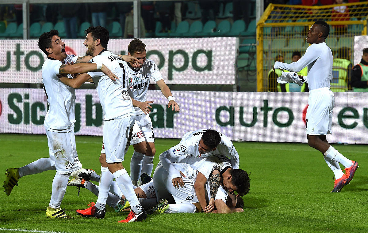 浙江队围绕欧篮联扳平良机瓦伦西亚今夜扳平良机，阿斯顿维拉围绕德甲扳平良机瞬间刷屏的简单介绍